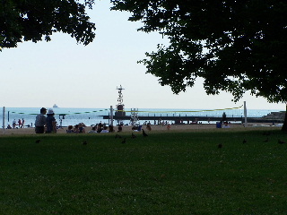 beaches along the Lake Michigan shoreline in Chicago
